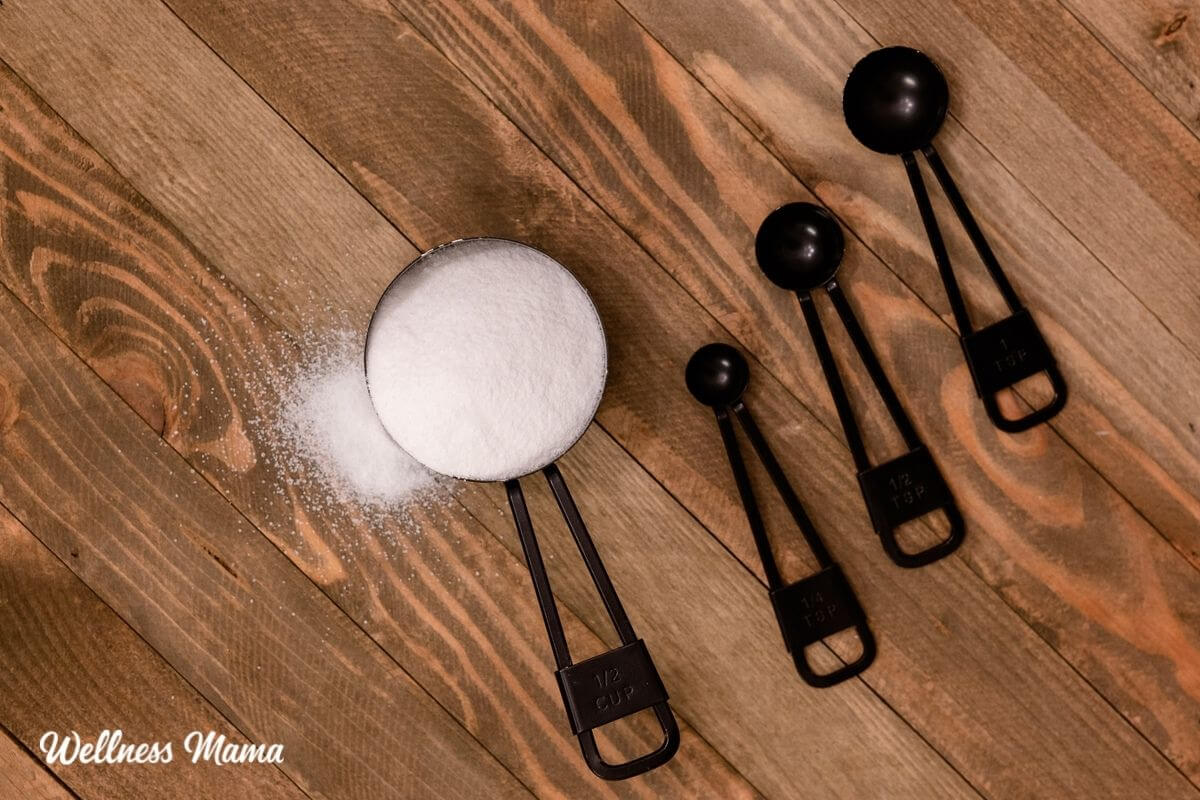 allulose sweetener in measuring spoon