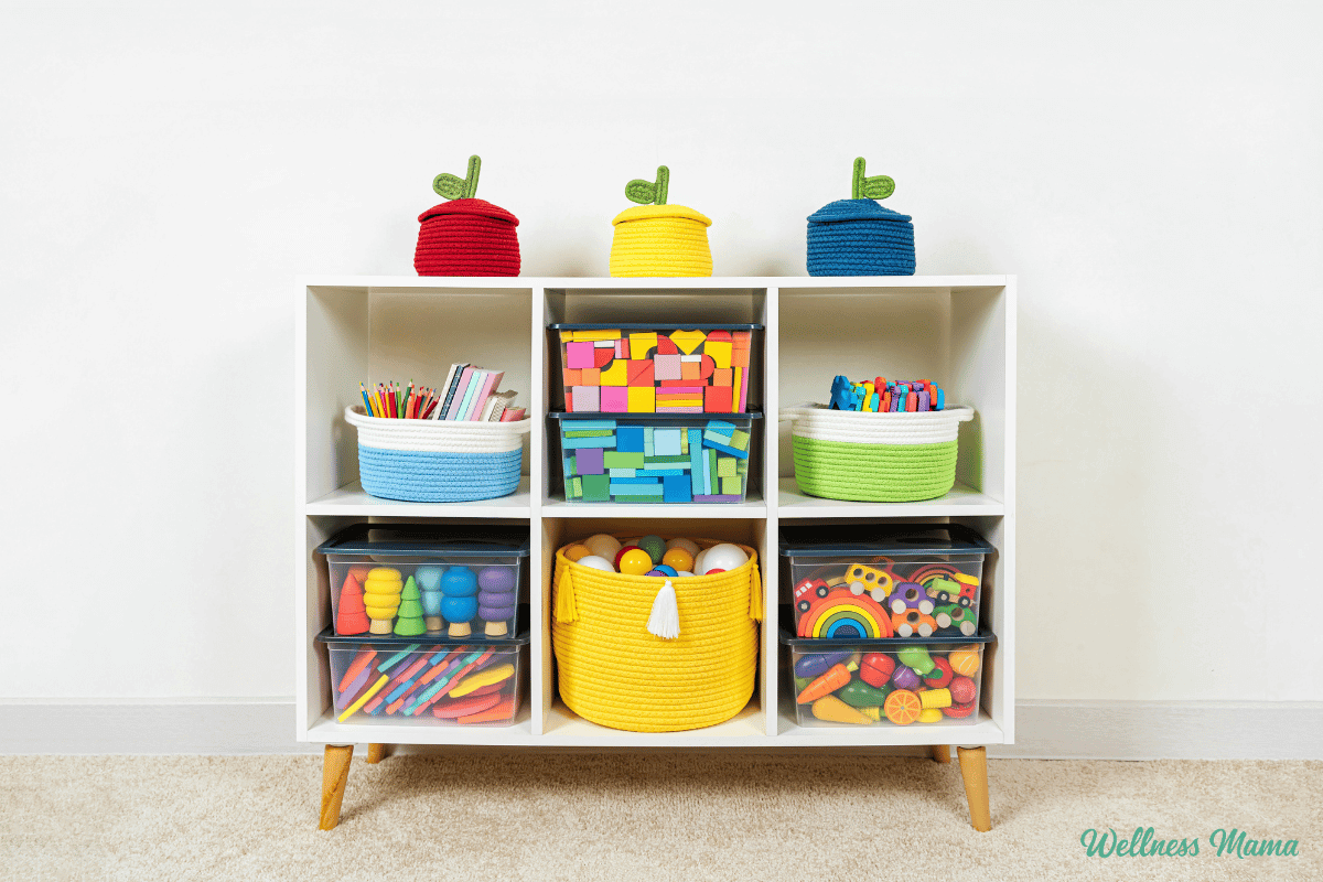 How to Choose Low Clutter Toys (Ideas Kids Love)