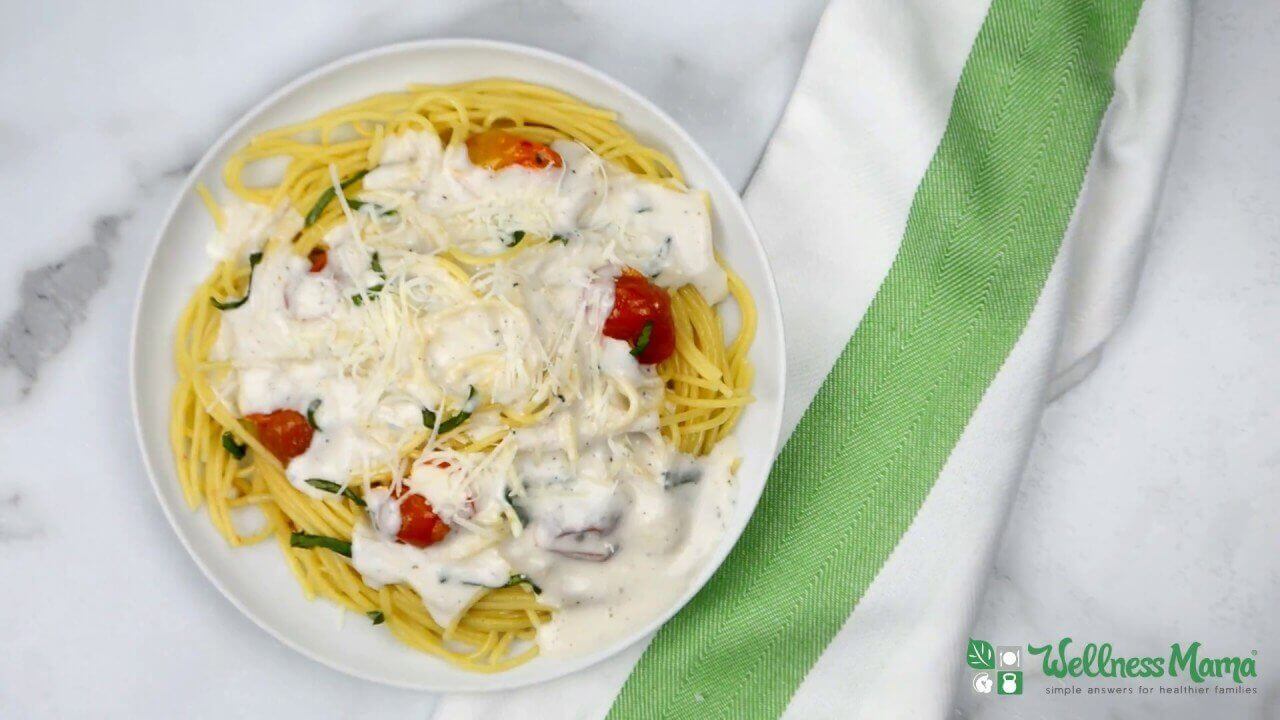 15 Minute Alfredo Sauce With A Secret Healthy Ingredient