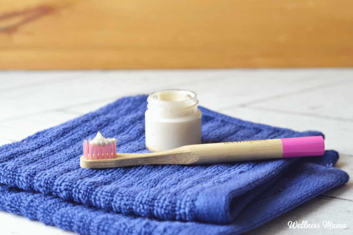 Homemade Remineralizing Toothpaste Recipe (Natural + Simple)