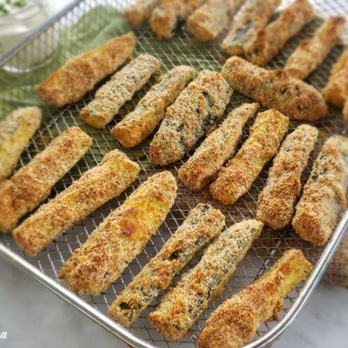 Zucchini fries in the air fryer